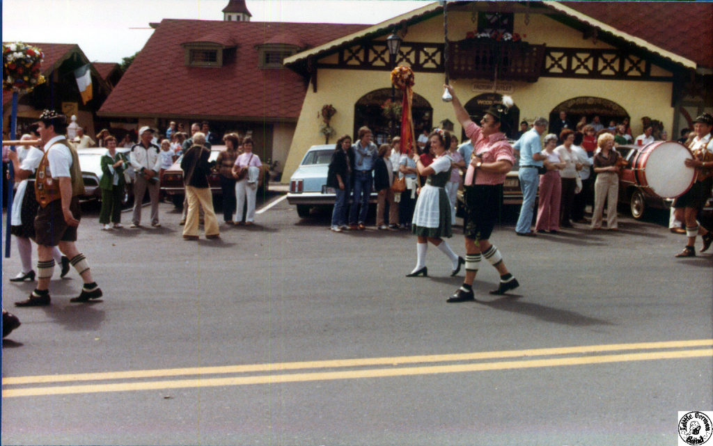 1979 09 23 03 marching through Georgia-Helen that is.jpg